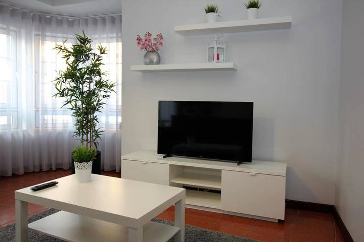 Apartamento para 3 personas, con vistas y jardín en Nazaré