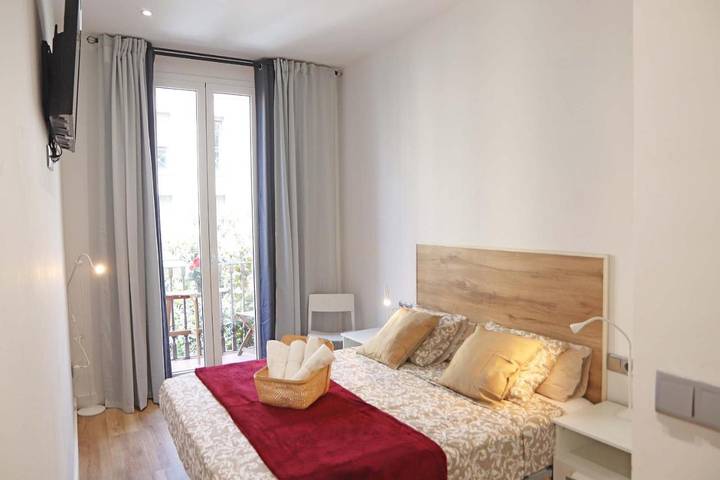 Casa de huéspuedes para 2 personas, con Balcón y Terraza además de Jardín y Vistas en Gracia