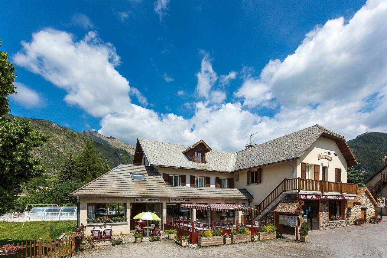 Hotel restaurant Le Chamois in Ancelle, Parc national des Écrins