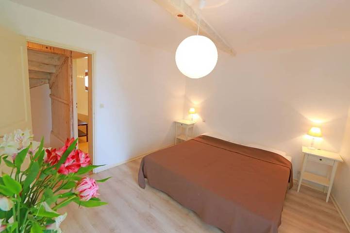 Gîte pour 9 personnes, avec jardin et piscine, animaux acceptés à Aragon - 3