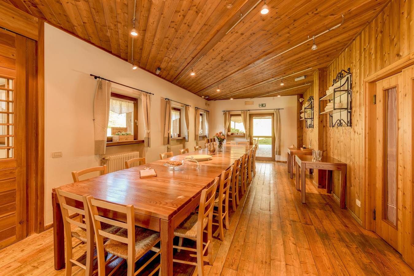 Chalet 'Agriturismo Casa Al Campo' mit Bergblick, privatem Pool und Wi-Fi in Giustino, Brentagruppe