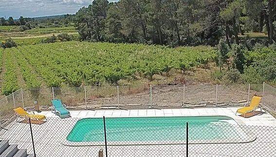 Gîte avec terrasse et piscine sécurisée, gîte 2 personnes in Cesseras, Région de Béziers