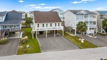 Vacation House for 12 Guests in Holden Beach, Brunswick County, Picture 3