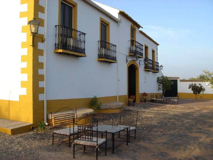 Casa rural para 22 personas, con Balcón y Terraza además de Piscina y Vistas en Montoro 