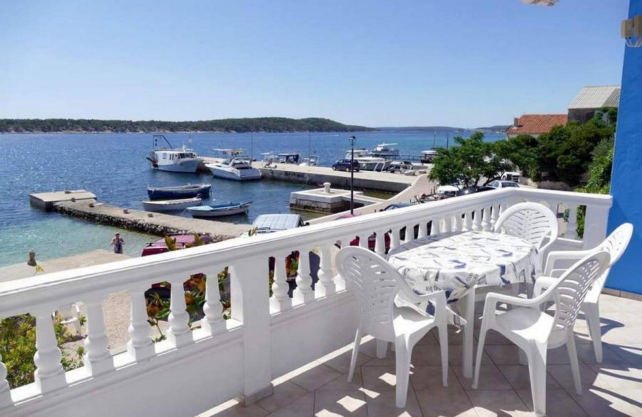 Entire apartment, Two bedroom apartment near beach Barbat, Rab A-22363-b in Kaštel (Barbat), Barbat na Rabu