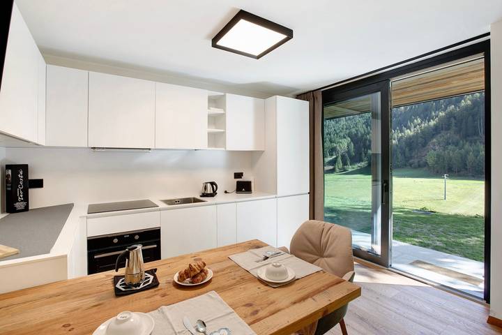Hel lejlighed, Apartment 'Valgrisa Mountain Lodges 3' with Mountain View, Private Terrace and Wi-Fi in Mondanges, Comune di Valgrisenche