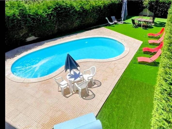 Location de vacances pour 8 personnes, avec piscine ainsi que jardin et vue, animaux acceptés dans Ourém