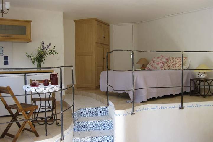 Gîte pour 3 personnes, avec jardin et terrasse à Chambonas - 2