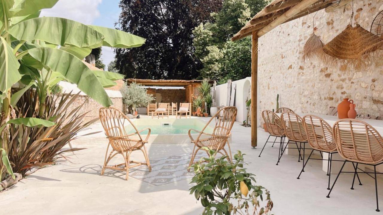 Maison Hortense 4 étoiles piscine chauffée et sauna in Buxeuil, Vienne (France)