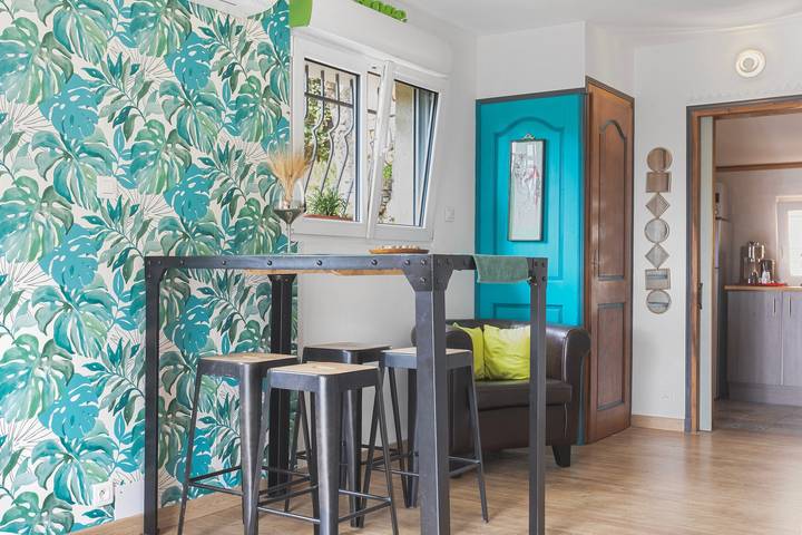 Hel lejlighed, "Le Patio" with Sea View, Wi-Fi, and Air Conditioning in Bormes-les-Mimosas, Nationalpark Port-Cros