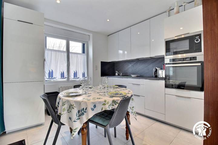 Gîte pour 4 personnes, avec jardin dans Kerhostin - 4