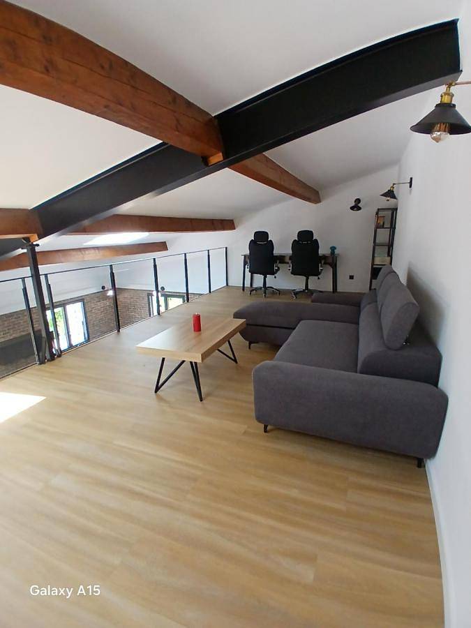 Location de vacances pour 17 personnes, avec piscine ainsi que vue et balcon à La Celle-sous-Gouzon - 4