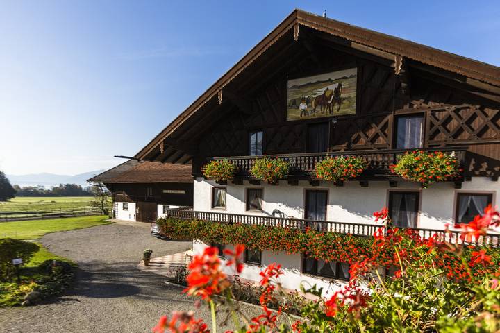 Bauernhaus für 5 Personen, mit Terrasse und Garten sowie Seeblick am Chiemsee