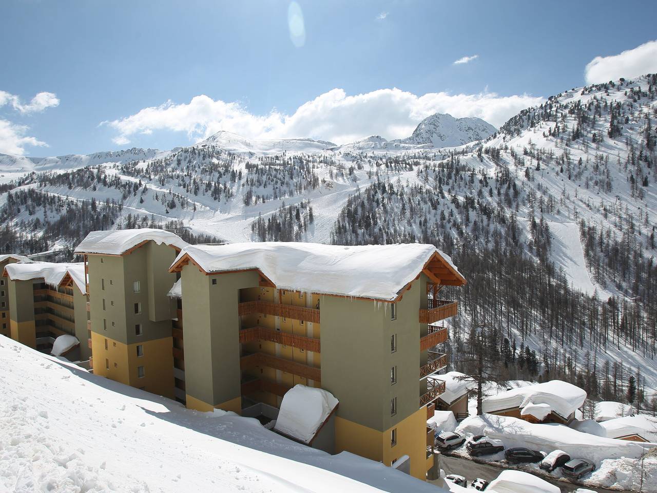 Geheel appartement, Chalet in Isola bij Skiliften in Isola 2000, Isola