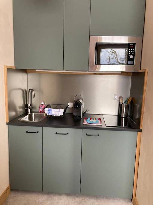 Appartement entier, One-Bedroom Apartment in Lajoux, Parc naturel régional du Haut-Jura