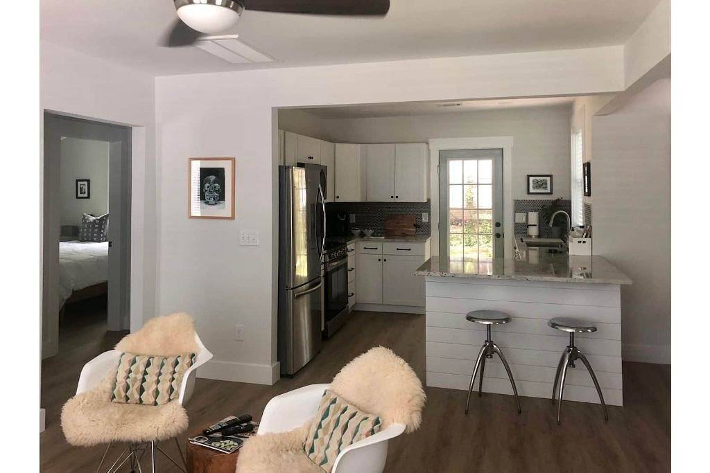 Arthouse, freshly renovated 2 bedroom residential in North Charleston, Charleston County