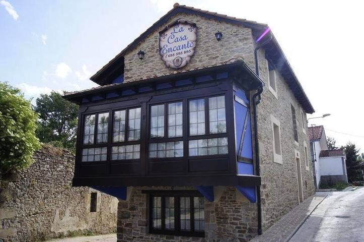 Casa de huéspuedes para 3 personas, con Balcón además de Terraza y Vistas en Las Merindades