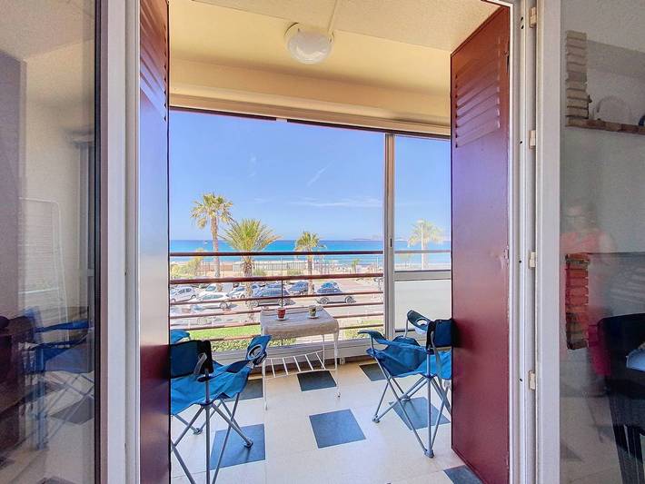 Gîte pour 4 personnes, avec terrasse dans Plage de Saint-Cyr sur Mer Les Lecques - 2