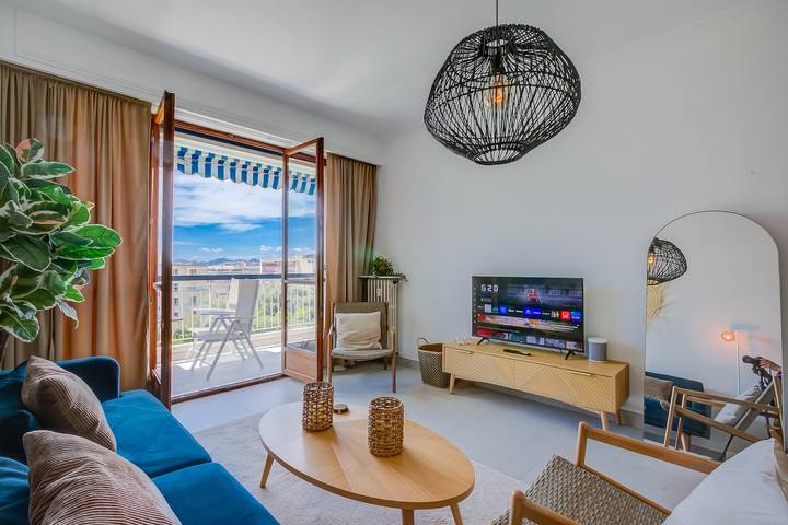 Gîte pour 4 personnes, avec terrasse à Juan-les-Pins - 2