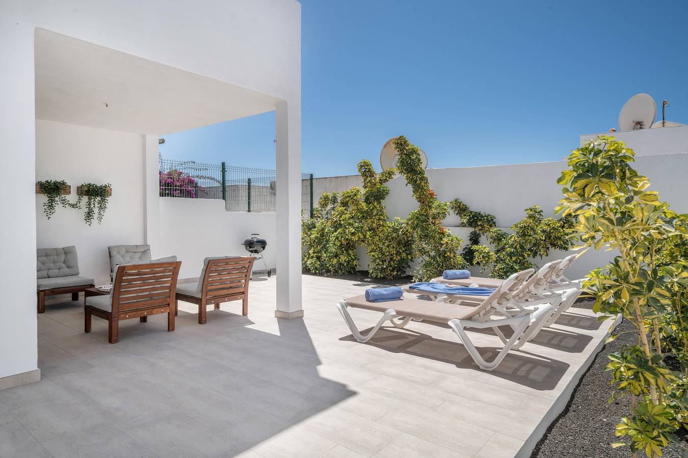Holiday Home "Alegria" close to the Beach with Garden & Wi-Fi in Puerto del Carmen, Tías