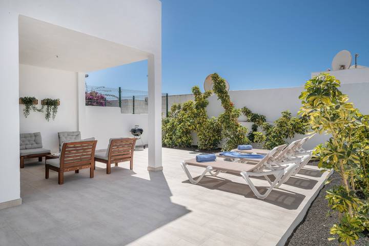 Casa de vacaciones "Alegria" cerca de la playa con jardín y Wi-Fi in Puerto del Carmen, Tías