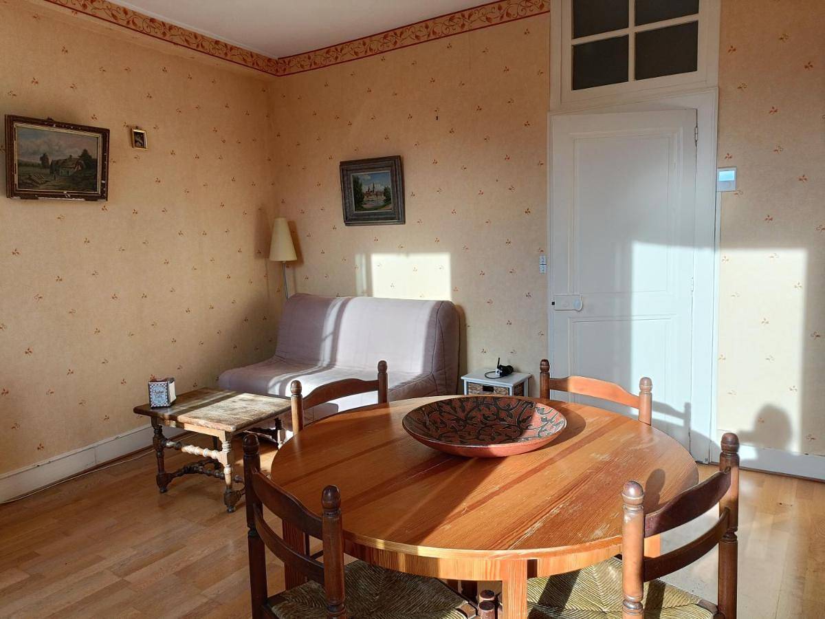 Four-Bedroom House in Sancergues, Région de Bourges