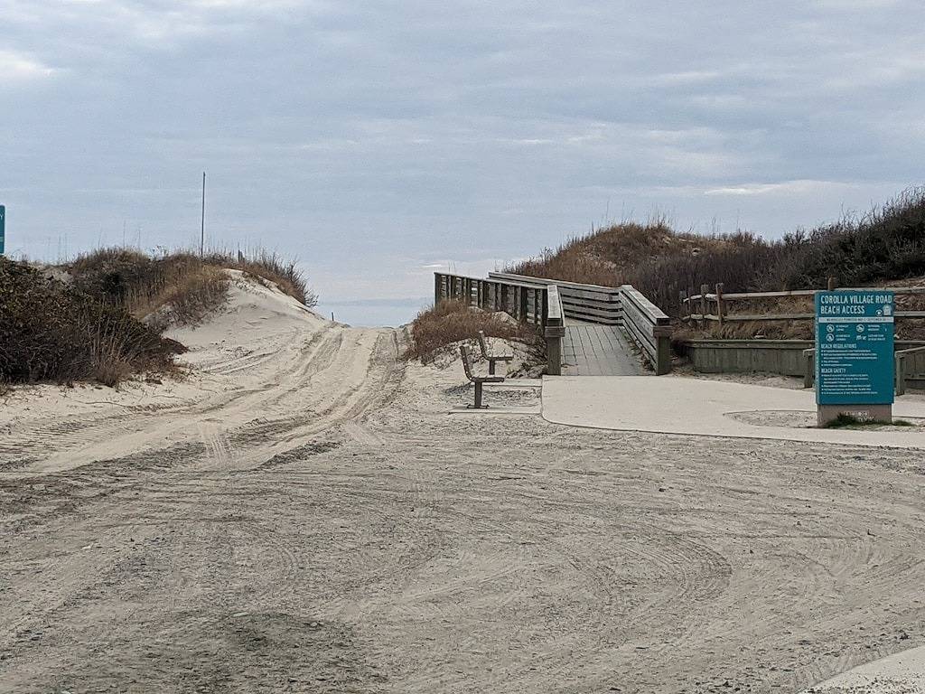 Lighthouse Views, Beach Parking Pass, & Furry Family Members Welcomed in Corolla, Currituck County