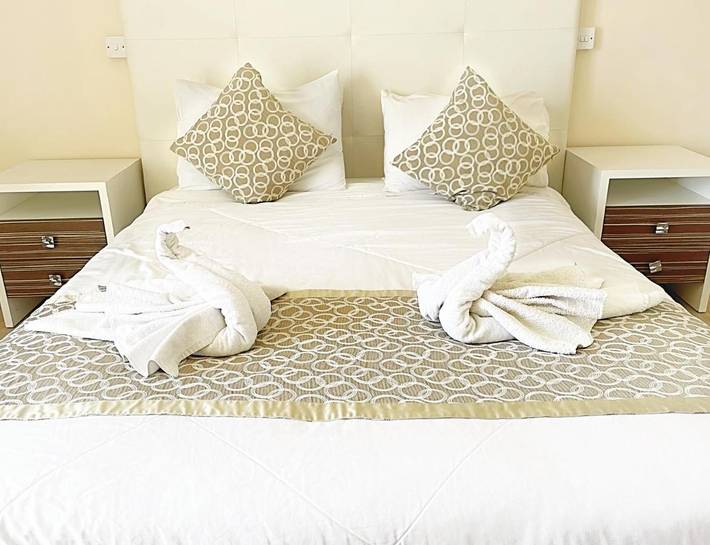 Location de vacances pour 2 personnes, avec piscine ainsi que jardin et bassin pour enfant dans Oróklini - 3