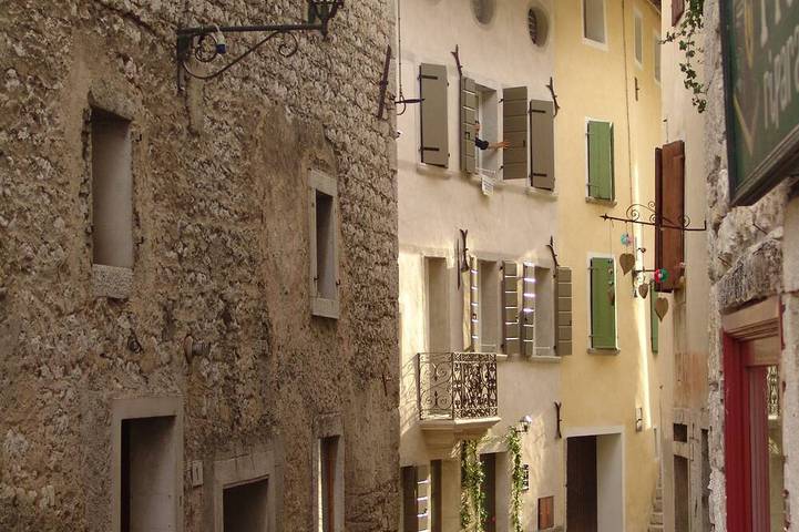 Appartamento intero, Residenza dei Tolomei Confort Relax Centro storico di Polcenigo, Borgo medievale in Polcenigo, Prealpi Carniche