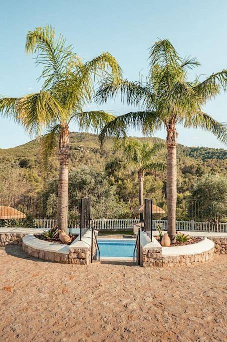 Gîte pour 10 personnes, avec jardin et vue ainsi que piscine et balcon dans Portinatx - 4