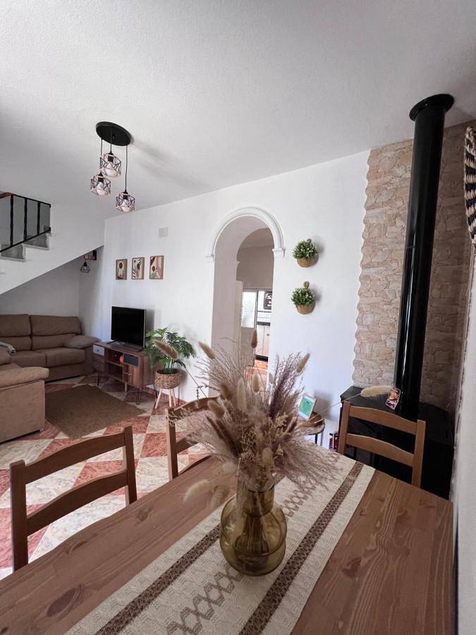 Casa rural para 5 personas, con vistas además de terraza y vistas al lago, Se admiten mascotas en Zahara de la Sierra