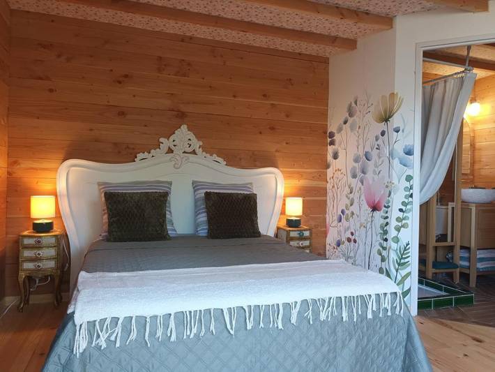 Hôtel pour 4 personnes, avec vue sur le lac et vue ainsi que jardin et piscine à Viviers-du-Lac - 2