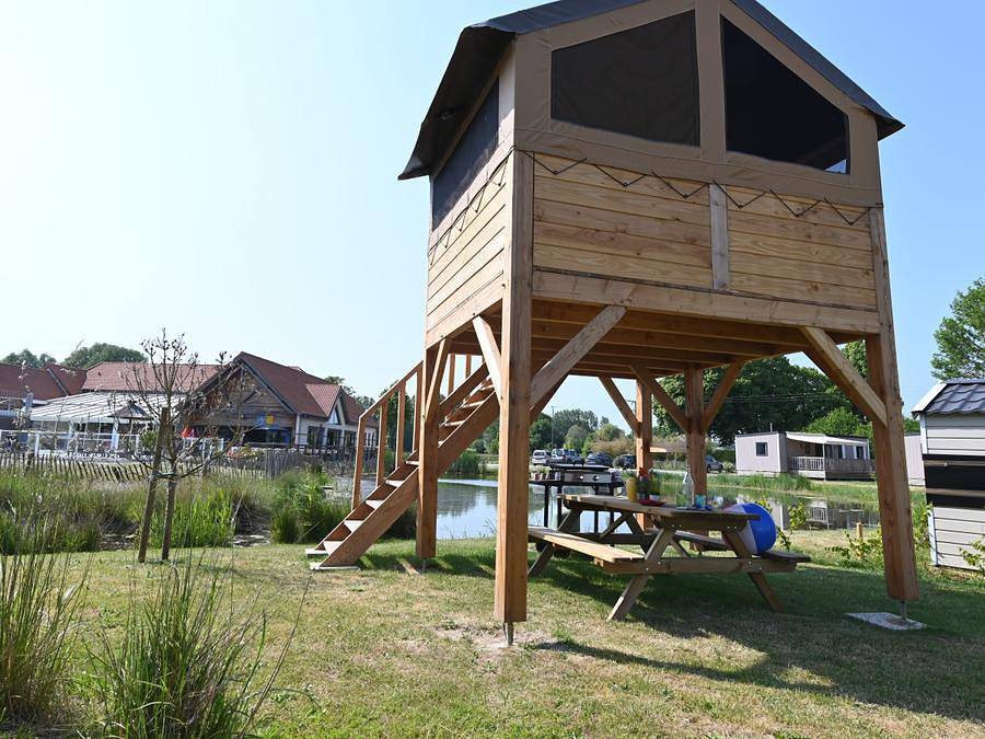 Camping Domaine de la Roselière - Uniek 2 personen - Baroudeur Tent in Noyelles-sur-Mer, Abbeville en omgeving