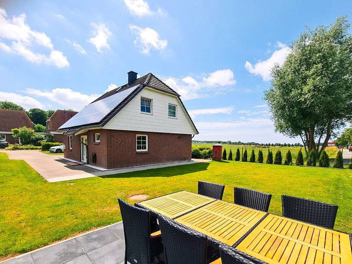 Ferienhaus für 8 Personen, mit Terrasse und Garten sowie Sauna am Salzhaff