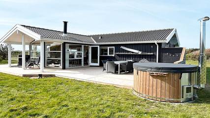 Ferienhaus für 6 Personen, mit Whirlpool und Terrasse in Nørlev Strand