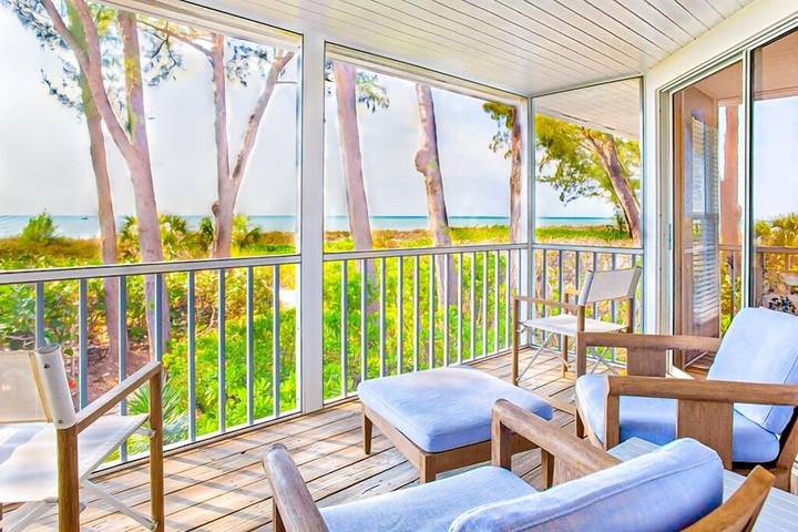 Vacation rental for 12 people, with balcony and yard in Captiva Island
