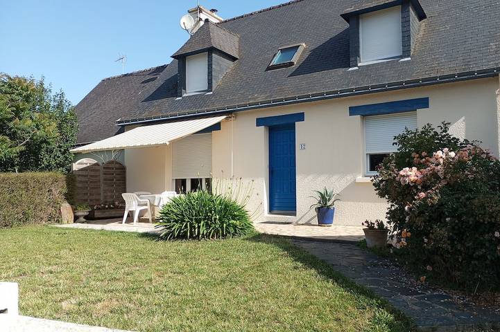Location de vacances pour 7 personnes, avec jardin à Saint-Martin-sur-Oust