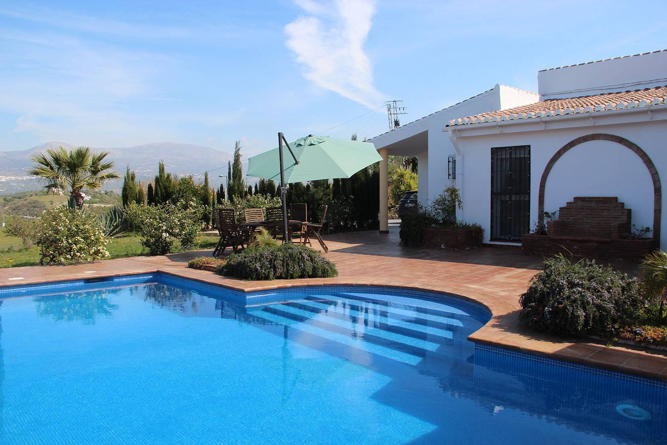 Villa 'Serenidad' with Mountain View, Pool, Wi-Fi and Air Conditioning in Cútar, Málaga Province