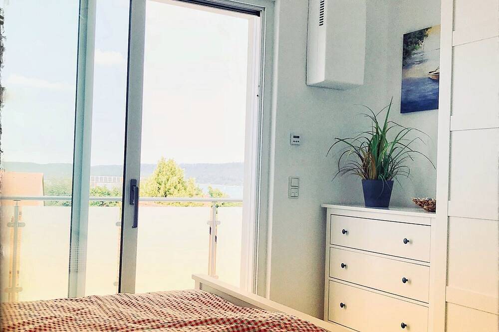 Ganze Wohnung, Neue und moderne 74qm große Ferienwohnung mit Balkon und himmlischem Blick auf den Brombachsee (barrierefrei, erreichbar über Aufzug) in Pleinfeld, Fränkisches Seenland