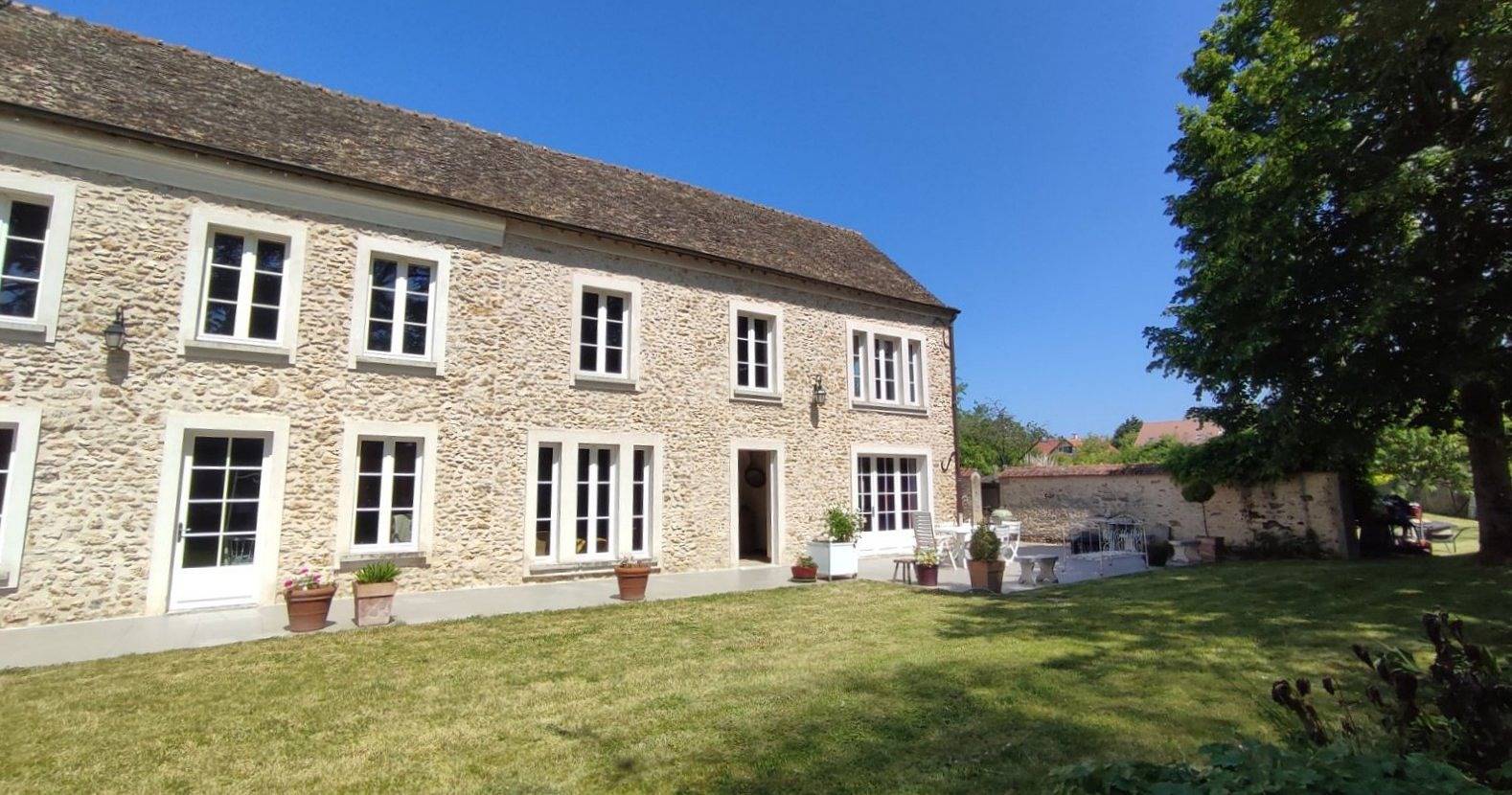 Gite familial-coeur de village-pleine nature in Yvelines