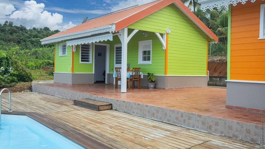Bungalow für 4 Personen, mit Balkon und Pool sowie Garten in Martinique