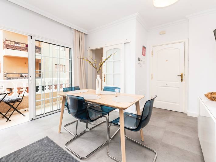 Entire apartment, Charming apartment in Arona, close to beaches - Pets allowed, parking available in Playa de las Galletas (Arona), Arona