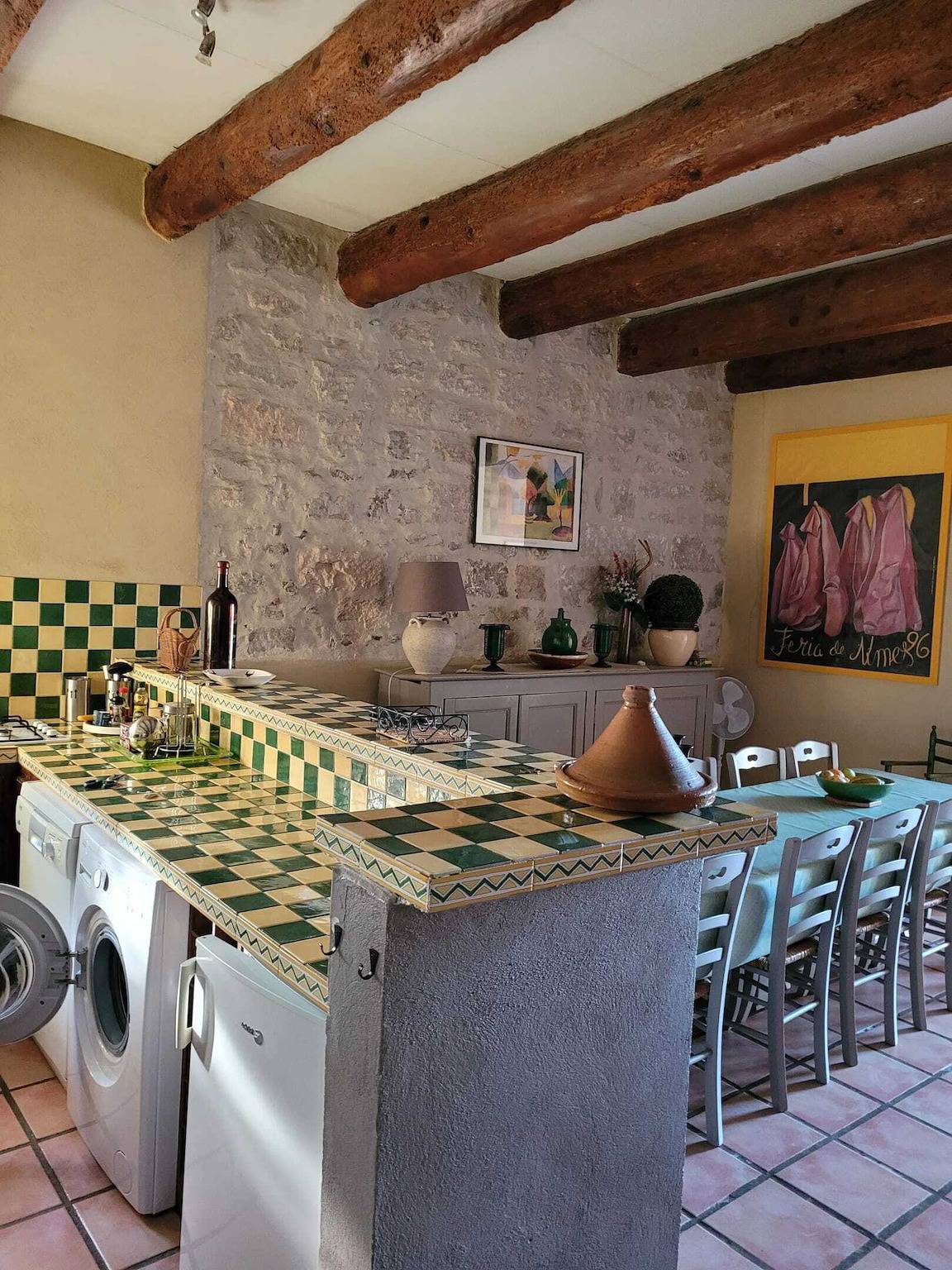 Appartement entier, Appartement lumineux à Arles avec piscine partagée in Albaron, Arles