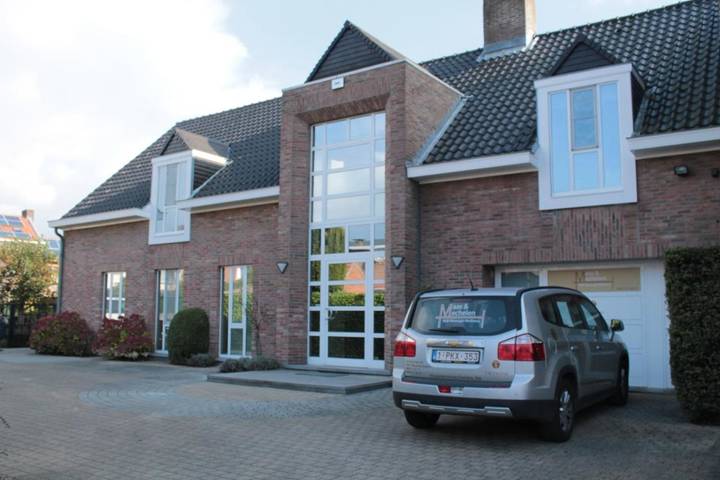 Location de vacances pour 3 personnes, avec sauna et piscine ainsi que vue et balcon à Maasmechelen - 2