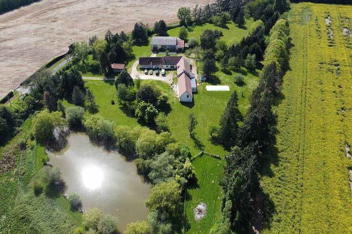 Location de vacances pour 16 personnes, avec Jardin dans Saint-Médard (Indre)