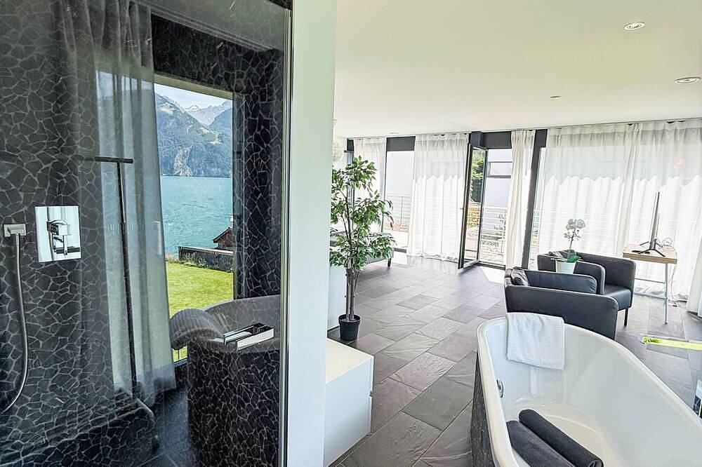 Ferienvilla am See 1 in Vierwaldstättersee (UR), Vierwaldstättersee