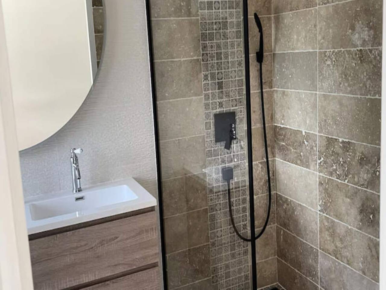 Ganze Wohnung, Villa in Marseille mit Pool und Garten in Rognac, Istres und Umgebung