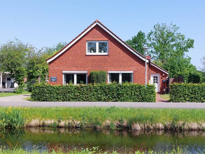 Ferienwohnung für 2 Personen, mit Terrasse und Garten in Rhauderfehn