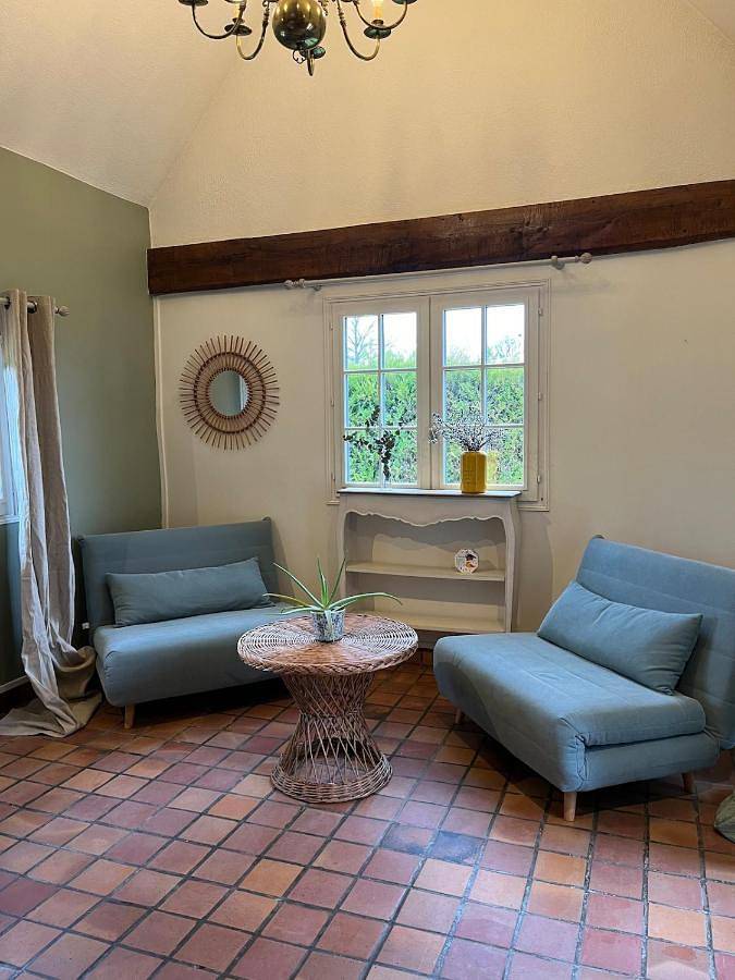 Location de vacances pour 12 personnes, avec vue et terrasse à Saint-Étienne-la-Thillaye - 3