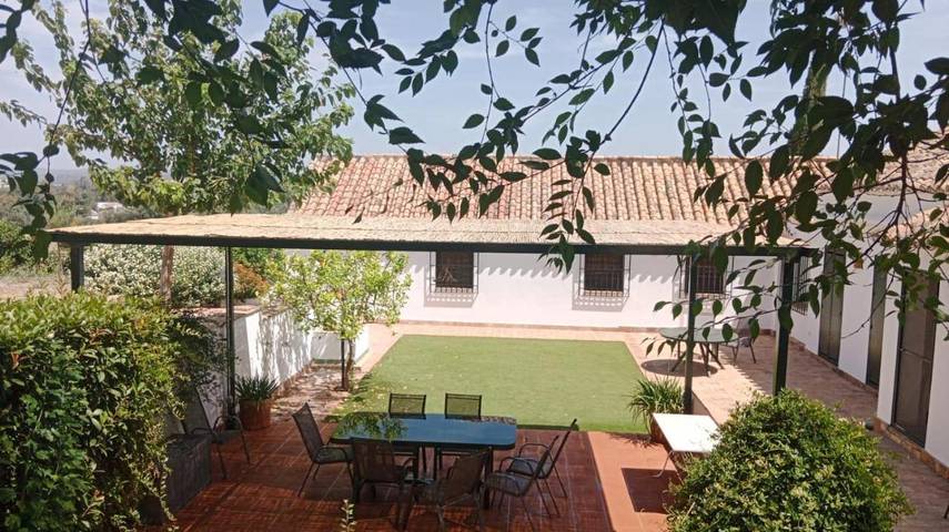 Casa rural para 10 personas, con Terraza y Jardín además de Piscina y Vistas en Fuente Palmera - 4